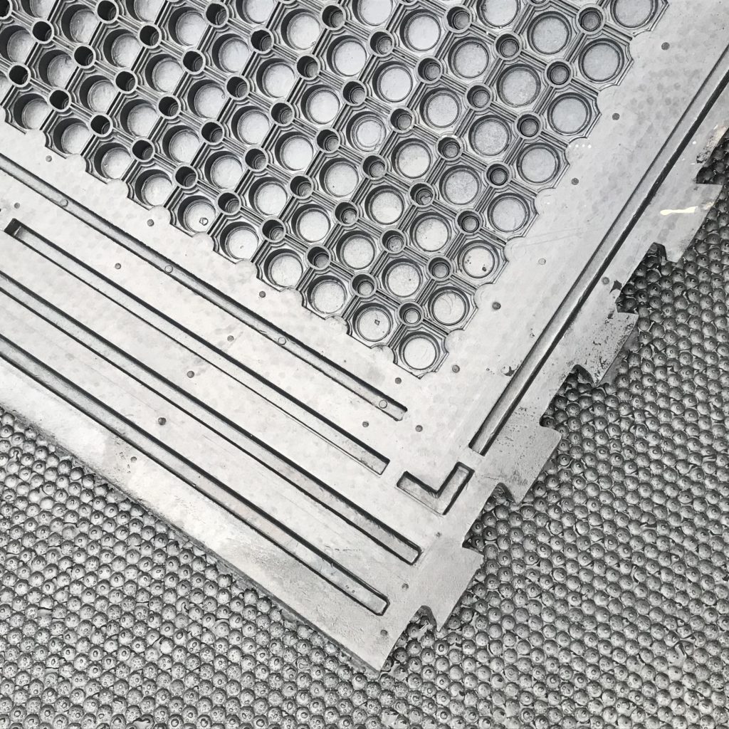 Rubber Comfort Cow Mats Quattro Products Livestock Rubber System