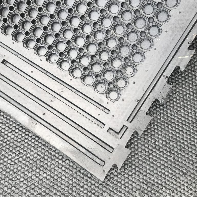 Rubber Comfort Cow Mats Quattro Products Livestock Rubber System