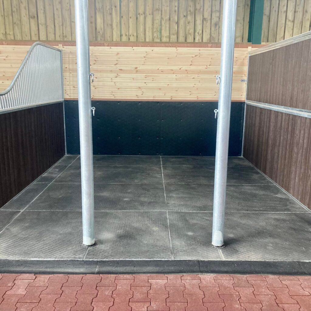 22mm Rubber Stable Mats Quattro Products