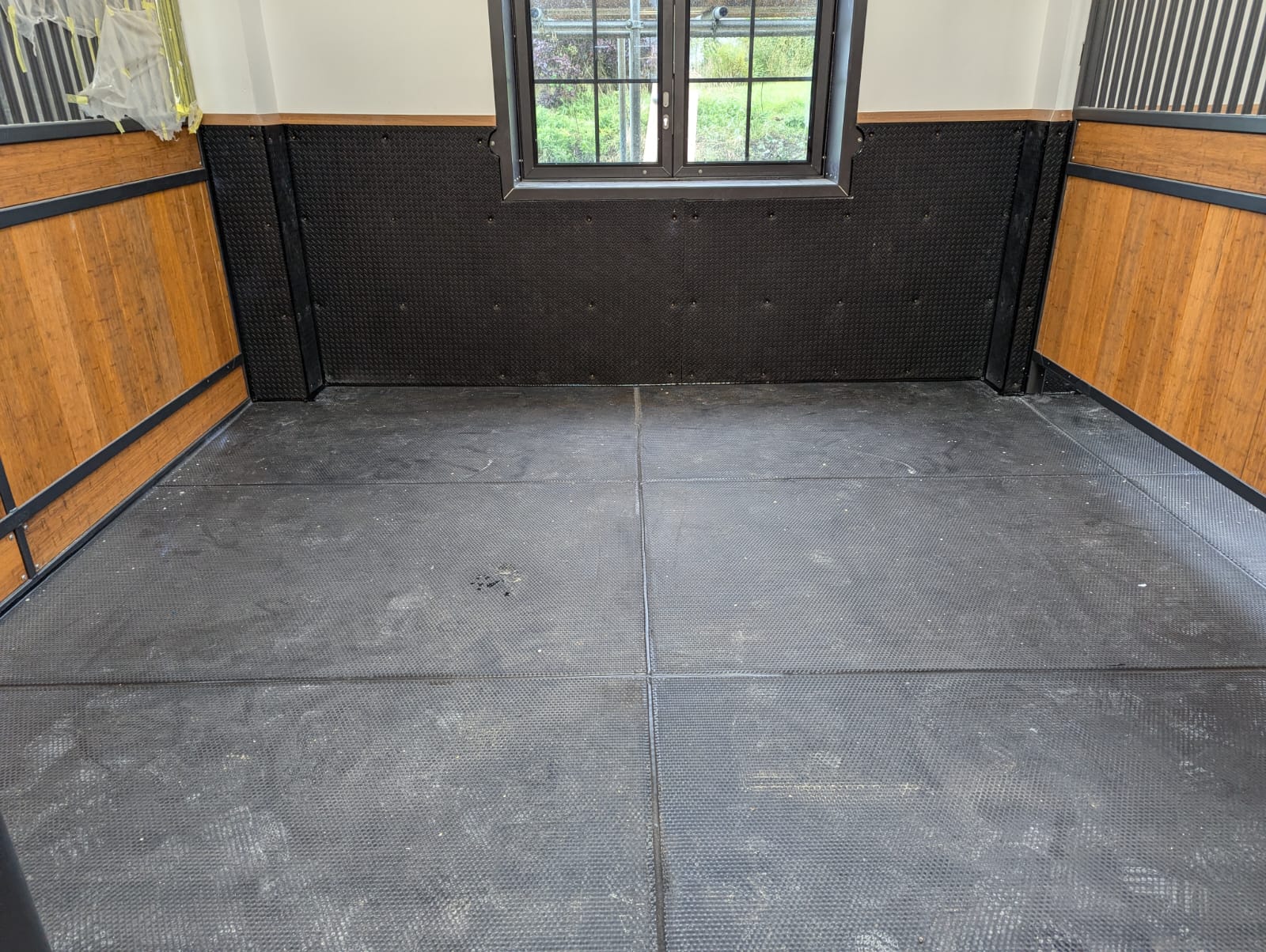 6 Mat (12x12ft) Stable Kit