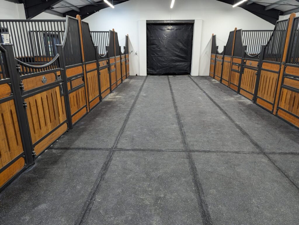 Sports Roll Stable Barn